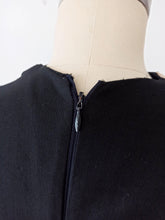 Charger l'image dans la galerie, 1940s (?) - Stunning Pink &amp; Black Rayon Dress - W26/27 (66/68cm)
