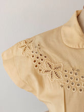 Charger l'image dans la galerie, 1940s 1950s - Adorable Buttercream Cotton Blouse - W31.5 (80cm)
