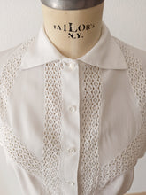Charger l'image dans la galerie, 1940s - Exquisite White Rayon Blouse - Sz 42
