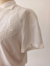 Charger l'image dans la galerie, 1940s - Exquisite White Rayon Blouse - Sz 42
