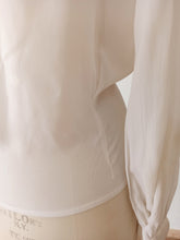 Cargar imagen en el visor de la galería, 1940s 1950s - Gorgeous White Silk Crepe Blouse - Sz Large
