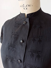 Load image into Gallery viewer, 1950s - Superb Black Silk Oriental Style Blouse - Sz 44
