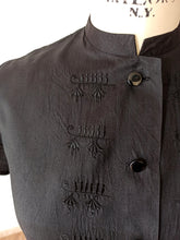 Load image into Gallery viewer, 1950s - Superb Black Silk Oriental Style Blouse - Sz 44
