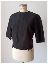 Cargar imagen en el visor de la galería, 1960s - TEENAGER - Gorgeous Black Top - Sz 44
