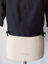 Cargar imagen en el visor de la galería, 1960s - TEENAGER - Gorgeous Black Top - Sz 44
