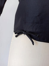 Cargar imagen en el visor de la galería, 1960s - TEENAGER - Gorgeous Black Top - Sz 44
