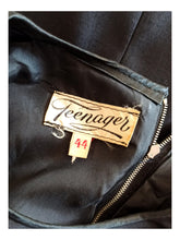 Cargar imagen en el visor de la galería, 1960s - TEENAGER - Gorgeous Black Top - Sz 44
