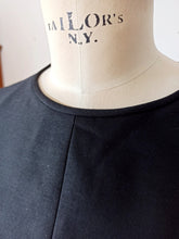 Charger l'image dans la galerie, 1960s - PLUTINA, Germany - Superb Black Top - W38 (96cm)
