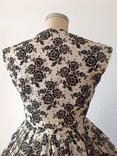 Laden Sie das Bild in den Galerie-Viewer, 1950s - Outstanding French Couture Bolero Dress - W28.5 (72cm)
