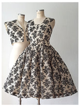 Laden Sie das Bild in den Galerie-Viewer, 1950s - Outstanding French Couture Bolero Dress - W28.5 (72cm)
