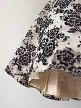 Laden Sie das Bild in den Galerie-Viewer, 1950s - Outstanding French Couture Bolero Dress - W28.5 (72cm)
