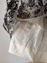 Laden Sie das Bild in den Galerie-Viewer, 1950s - Outstanding French Couture Bolero Dress - W28.5 (72cm)
