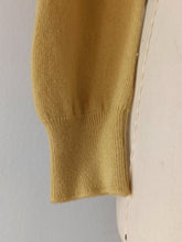 Cargar imagen en el visor de la galería, 1950s - PRINGLE, Scotland - Gorgeous Cashmere Cardigan - Sz 36
