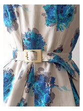 Charger l'image dans la galerie, 1950s - Fabulous Floral Cotton Dress - W29 (74cm)
