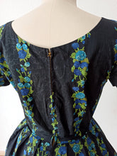 Cargar imagen en el visor de la galería, 1950s 1960s - Gorgeous Hydrangeas Print Cotton Dress - W29 (74cm)

