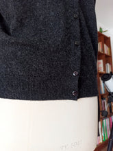 Cargar imagen en el visor de la galería, 1950s 1960s - PRINGLE, Scotland - Black Cashmere Cardigan
