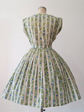 Load image into Gallery viewer, 1950s - Precious Floral Cotton Dress - W29 (74cm)
