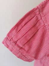 Laden Sie das Bild in den Galerie-Viewer, 1940s - Gorgeous Red Stripes Workwear Blouse - Sz 52
