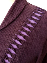 Cargar imagen en el visor de la galería, 1940s - Superb Dark Purple Rayon Dress - W33 (84cm)
