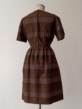 Charger l'image dans la galerie, 1950s 1960s - Stunning Dark Brown Dress - W26 (66cm)
