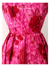 Charger l'image dans la galerie, 1950s 1960s - Stunning Roseprint Satin Silk Dress - W29 (74cm)
