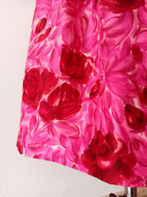 Charger l'image dans la galerie, 1950s 1960s - Stunning Roseprint Satin Silk Dress - W29 (74cm)
