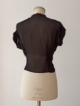 Cargar imagen en el visor de la galería, 1940s 1950s - Exquisite Black Silk Gauze Blouse - W34.5 (88cm)
