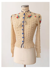 Charger l'image dans la galerie, 1940s - GERMANY/AUSTRIA - Adorable Embroidered Soft Wool Cardigan - Sz S/M
