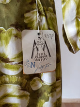 Laden Sie das Bild in den Galerie-Viewer, 1940s - DIAMOND DRESSES, Netherlands - Deadstock Cotton Dress - W28.5 (72cm)
