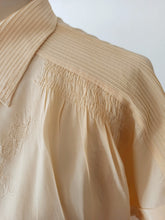 Charger l'image dans la galerie, 1940s - GERMANY - Exquisite Silk Blouse - Sz 44
