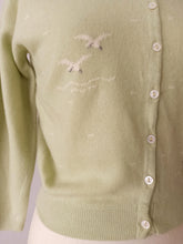 Cargar imagen en el visor de la galería, 1950s - BALLANTYNE, Scotland - Seagulls Green Cashmere Cardigan - Sz 38
