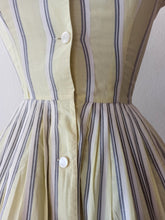 Charger l'image dans la galerie, 1950s - HASERL &amp; HOSERL - Adorable  Cotton Dress - W25 (64cm)
