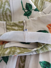 Charger l'image dans la galerie, 1950s - Adorable Green Roseprint Cotton Dress - W27 (68cm)
