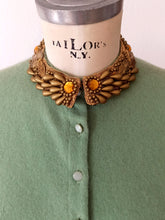 Cargar imagen en el visor de la galería, 1950s - DALTON, USA - Exquisite Green Cashmere Cardigan - Sz S/M
