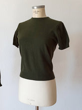 Charger l'image dans la galerie, 1950s - VANOTTI, Italia - Forest Green Cashmere Twin Set - Sz 34
