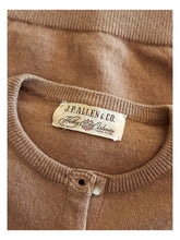 Laden Sie das Bild in den Galerie-Viewer, 1950s - HADLEY CASHMERE, USA - Brown Cashmere Cardigan - Sz 38
