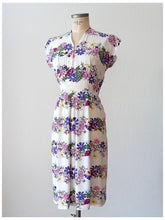 Cargar imagen en el visor de la galería, 1940s - Stunning Cold Rayon Silk Dress - W30 (76cm)
