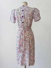 Cargar imagen en el visor de la galería, 1930s - Adorable Dramatic Shoulders Cotton Dress - W31 (80cm)
