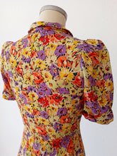 Charger l'image dans la galerie, 1930s - Charming Honeycomb Floral Crepe Dress - W29 (74cm)
