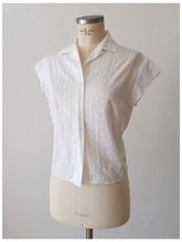 Load image into Gallery viewer, 1950s 1960s - Exquisite Embroidered Cotton Blouse - Sz 44
