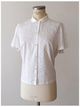 Load image into Gallery viewer, 1950s 1960s - Gorgeous Embroidered Cotton Blouse
