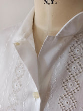 Load image into Gallery viewer, 1950s 1960s - Gorgeous Embroidered Cotton Blouse
