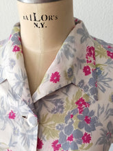 Cargar imagen en el visor de la galería, 1940s - PARIS - Adorable Floral Rayon Dress - W30 (76cm)
