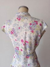 Cargar imagen en el visor de la galería, 1940s - PARIS - Adorable Floral Rayon Dress - W30 (76cm)
