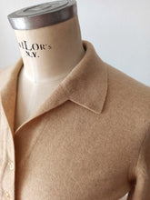 Laden Sie das Bild in den Galerie-Viewer, 1950s 1960s - PRINGLE, Scotland for Harrods - Cashmere Cardigan - Sz 36
