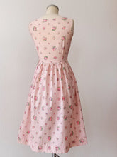 Charger l'image dans la galerie, 1950s - Adorable Roseprint Bolero Dress - W26 (66cm)
