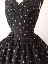 Charger l'image dans la galerie, 1950s - Fabulous Diamonds Black Cotton Dress - W27.5 (70cm)
