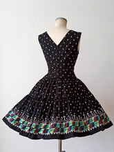 Charger l'image dans la galerie, 1950s - Fabulous Diamonds Black Cotton Dress - W27.5 (70cm)
