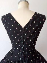 Charger l'image dans la galerie, 1950s - Fabulous Diamonds Black Cotton Dress - W27.5 (70cm)
