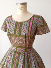 Charger l'image dans la galerie, 1950s 1960s - UNWORN - Gorgeous Printed Cotton Dress - W28.5 (82cm)
